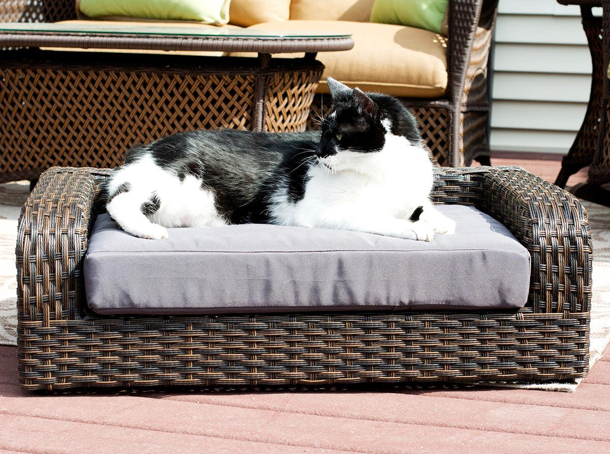 Rattan Pet Sofa - Iconic Pet, LLC